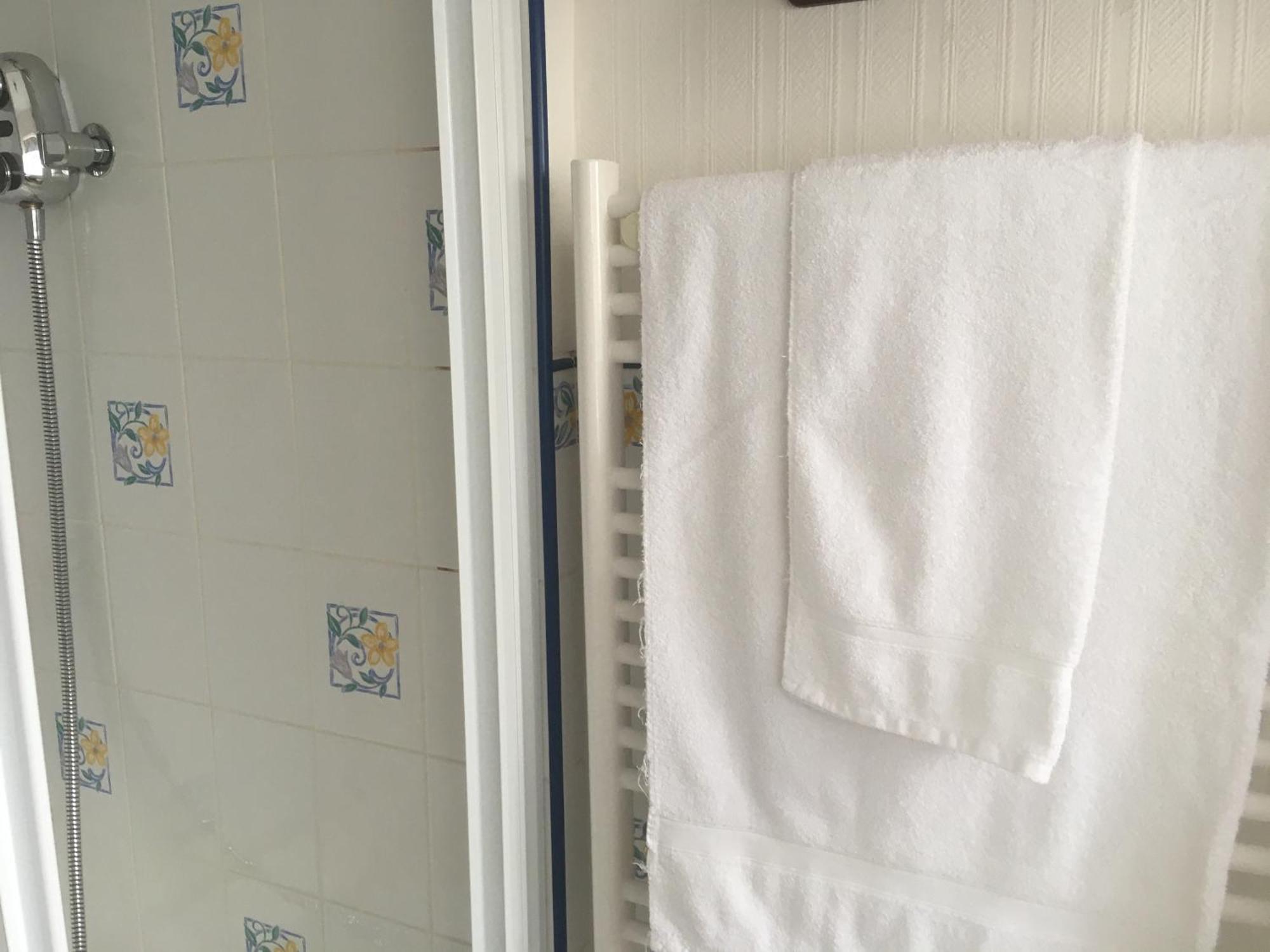 Grove House Guest House Телфорд Стая снимка