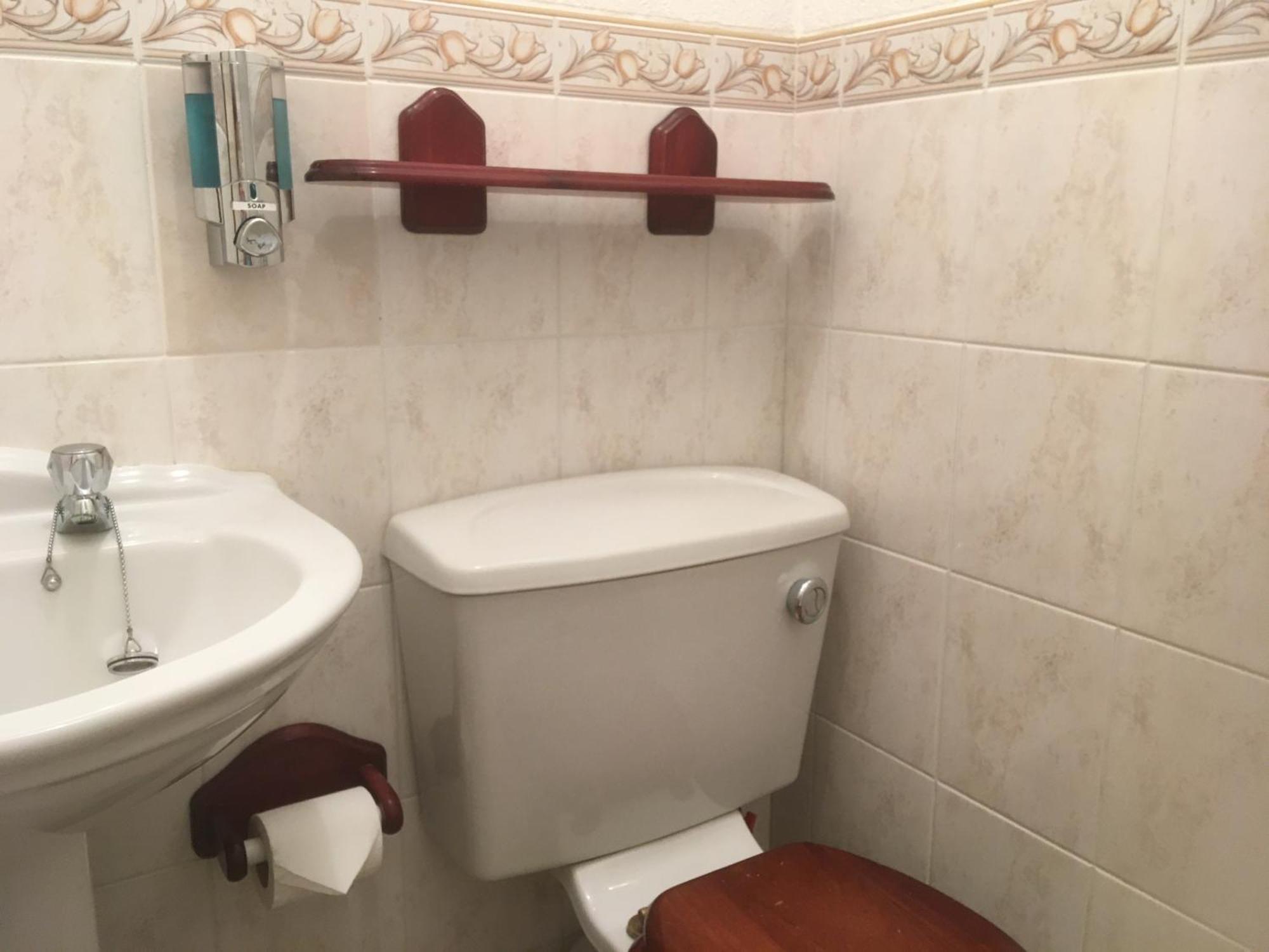Grove House Guest House Телфорд Стая снимка