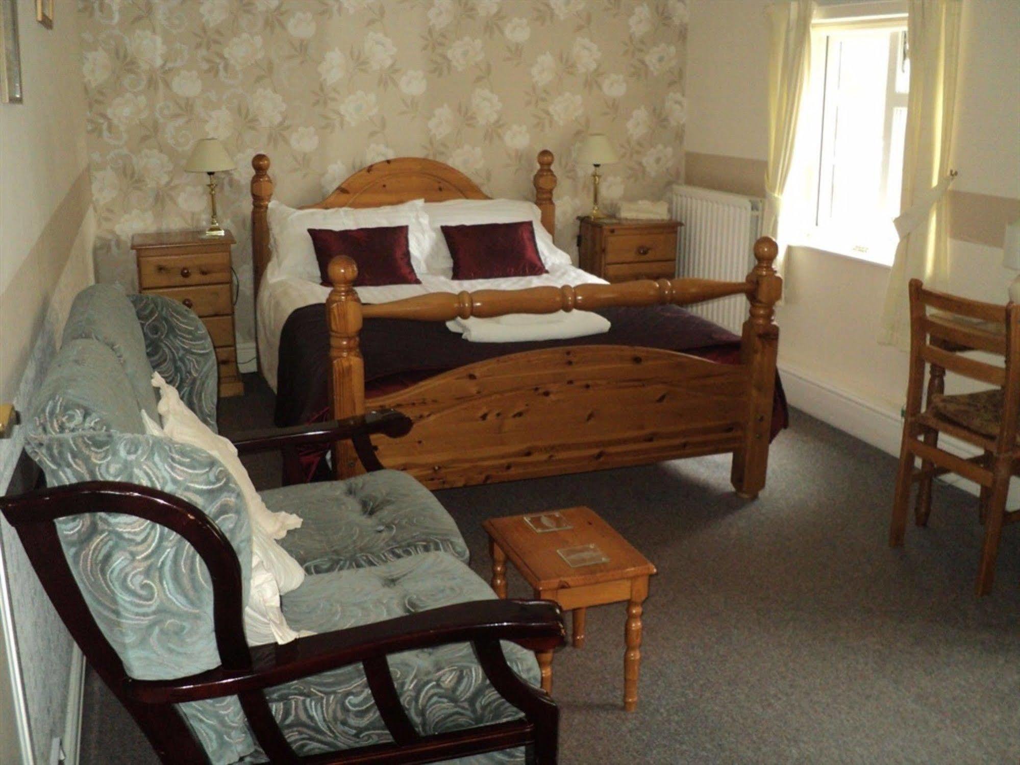 Grove House Guest House Телфорд Екстериор снимка